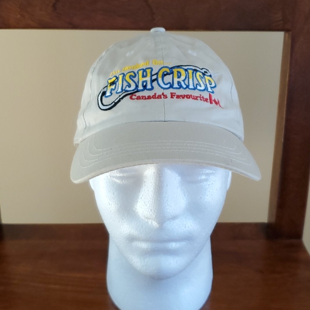 I'M HOOKED ON FISH CRISP CANADA'S FAVORITE CAP HAT
